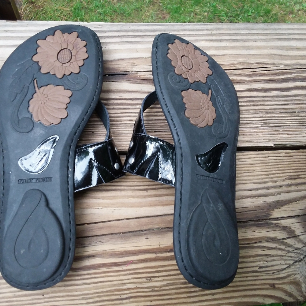 Born Women's Sandals. - Picture 4 of 6